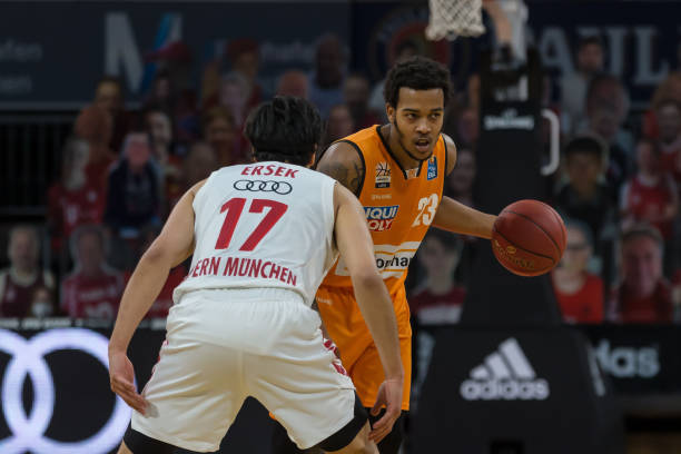 场地因其 场地因其