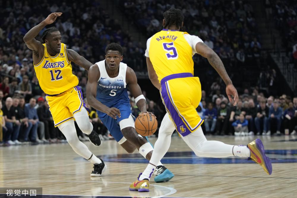 他在防守端 他在防守端