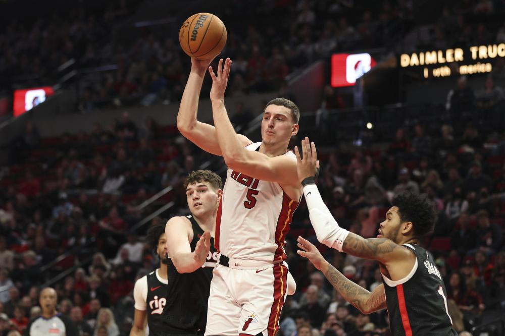 线围绕萨博 线围绕萨博