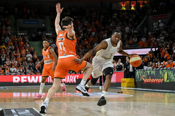 重播明显显 重播明显显